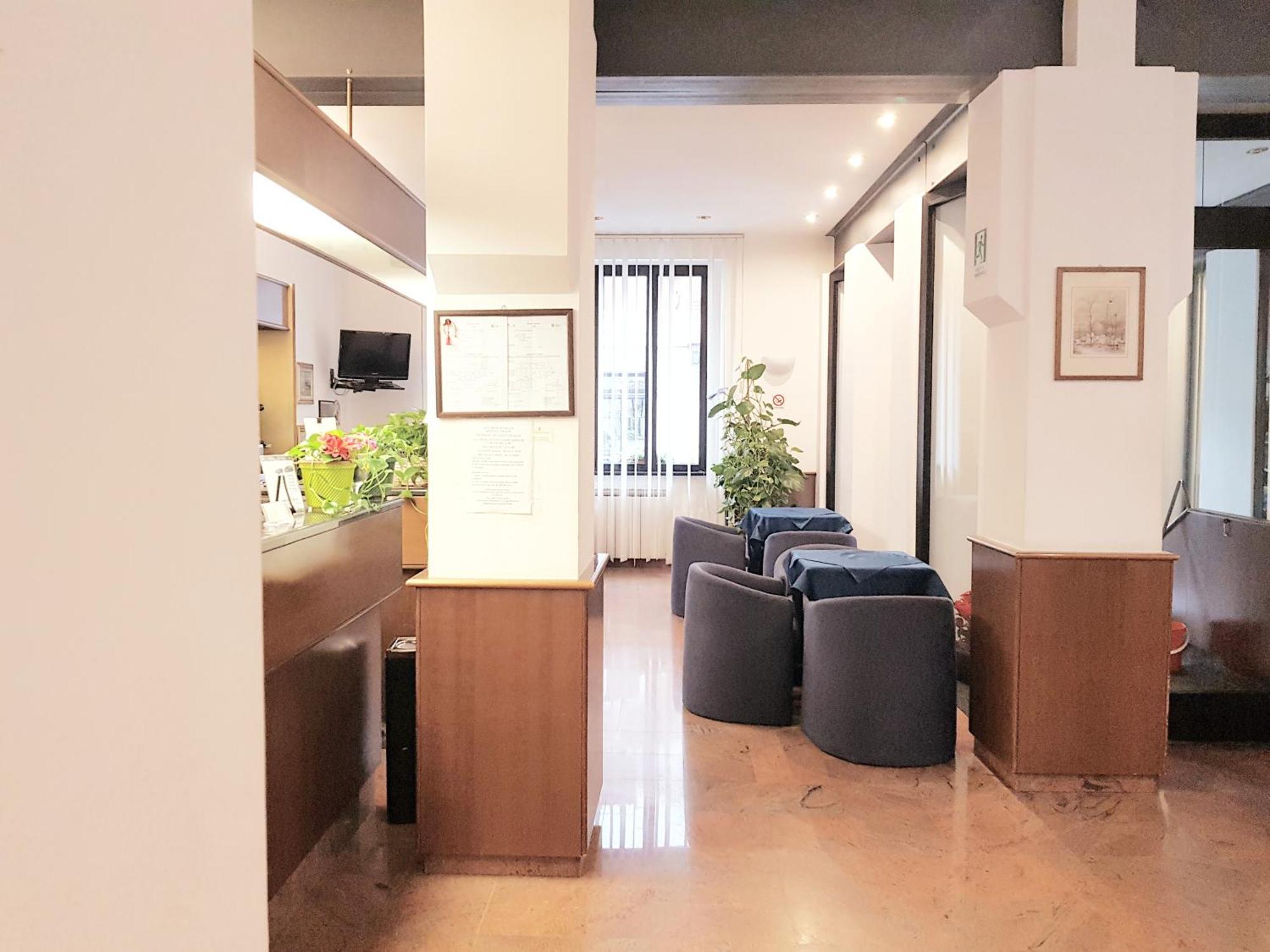 Hotel La Pace - Milan — Photos 1
